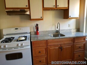 533 Newbury St in Boston, MA - Foto de edificio - Building Photo