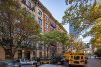 336 E 67th St in New York, NY - Foto de edificio - Building Photo