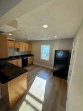 26 Northend St, Unit #2 in Peabody, MA - Foto de edificio - Building Photo