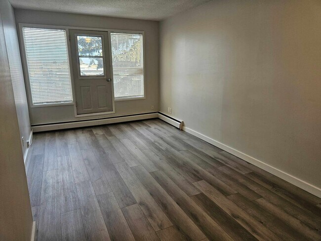 Wellington Arms in Edmonton, AB - Building Photo - Floor Plan