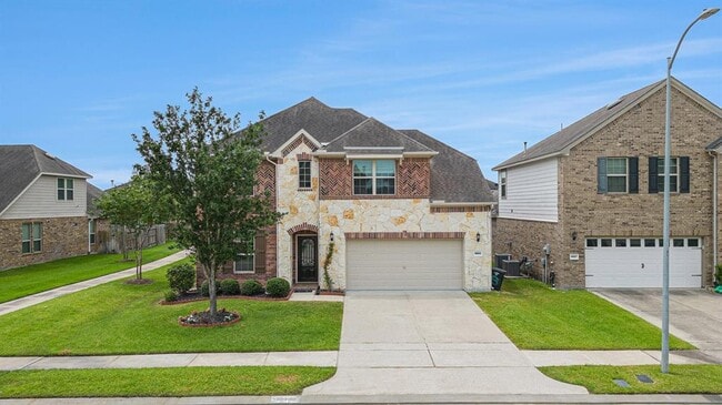 property at 19903 Mulberry Pine Ln