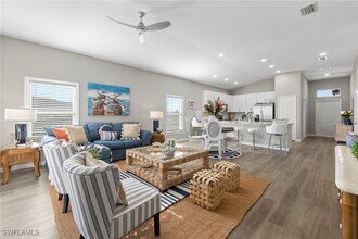 503 NW 7th St in Cape Coral, FL - Foto de edificio - Building Photo