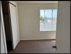 1806 E 20th St, Unit 3rd in Oakland, CA - Foto de edificio - Building Photo