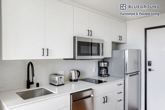 1305 E Marion St in Seattle, WA - Building Photo - Building Photo