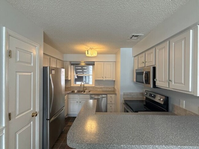 7332 Lake Front Dr in Charlotte, NC - Building Photo - Building Photo