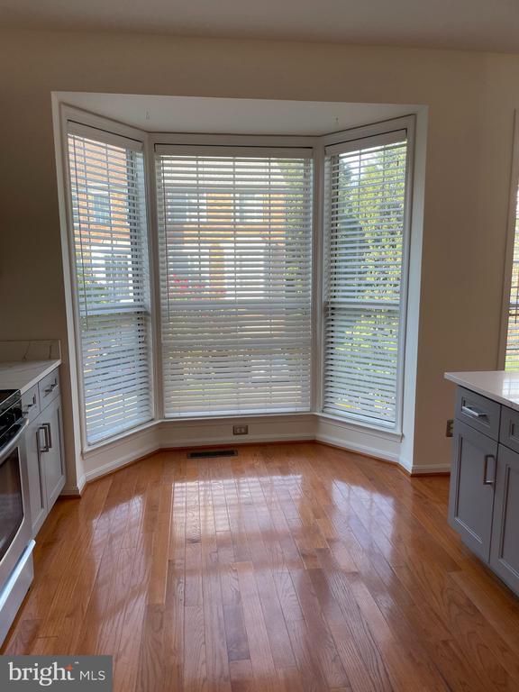 47692 Sandbank Square