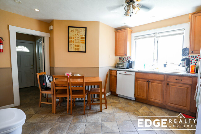 41 Donnybrook Rd, Unit 1 in Boston, MA - Building Photo - Building Photo