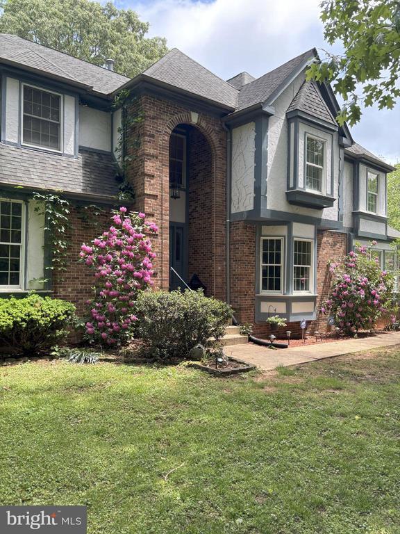 property at 3059 Southampton Dr