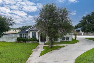 227 Foster Cir in Del Rio, TX - Building Photo - Building Photo