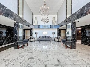 100 Pierce St, Unit 108 in Clearwater, FL - Foto de edificio - Building Photo