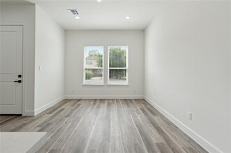 6423 New York St-Unit -B in Houston, TX - Building Photo - Building Photo