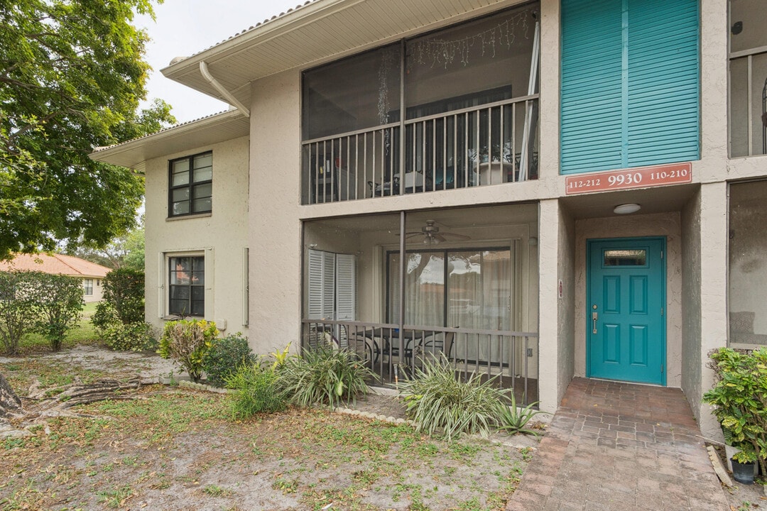 9930 Pineapple Tree Dr in Boynton Beach, FL - Building Photo