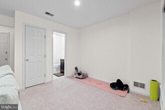 1468 Park Garden Ln in Reston, VA - Building Photo - Building Photo