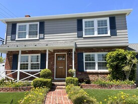 5233 Emerald St in Torrance, CA - Building Photo