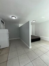 948 SW 49th Terrace in Plantation, FL - Building Photo - Building Photo