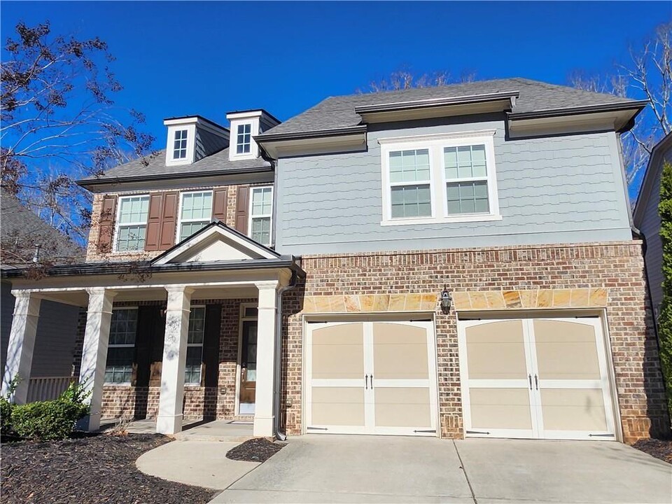 830 Grove Valley Dr in Cumming, GA - Building Photo