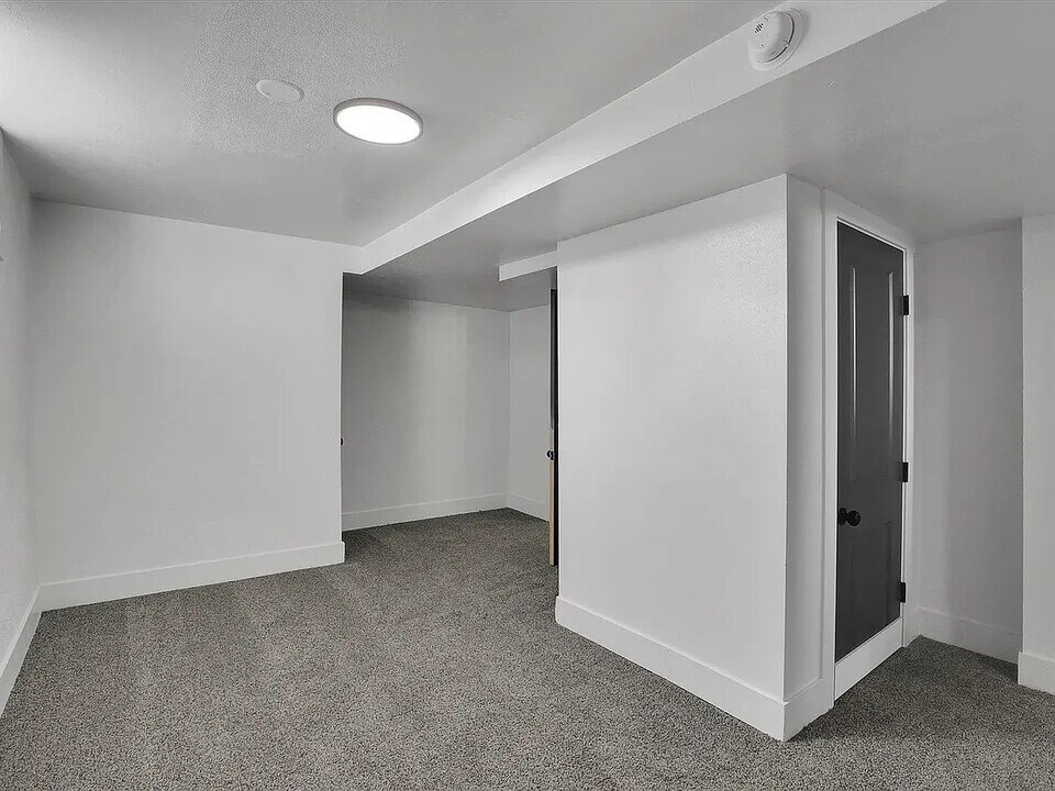 608 S University Rd in Spokane Valley, WA - Building Photo