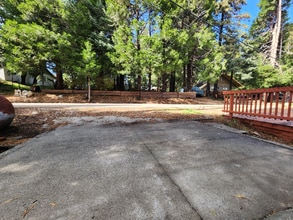 22079 Big Oak Rd in Crestline, CA - Building Photo - Building Photo