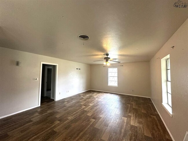 4719 Cape Cod Dr in Wichita Falls, TX - Building Photo - Building Photo