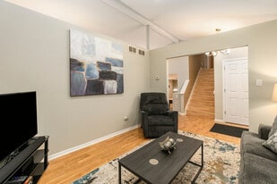 1201-1203-1203 Johnston Dr, Unit SI ID1497747P in Aurora, IL - Building Photo