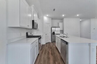 561 Arizona St in Farmington, AR - Building Photo - Building Photo