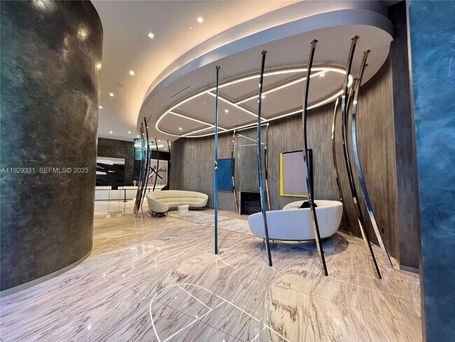 1000 Brickell Plaza in Miami, FL - Building Photo - Building Photo