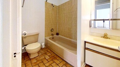 4653 Malden St in Chicago, IL - Building Photo - Building Photo