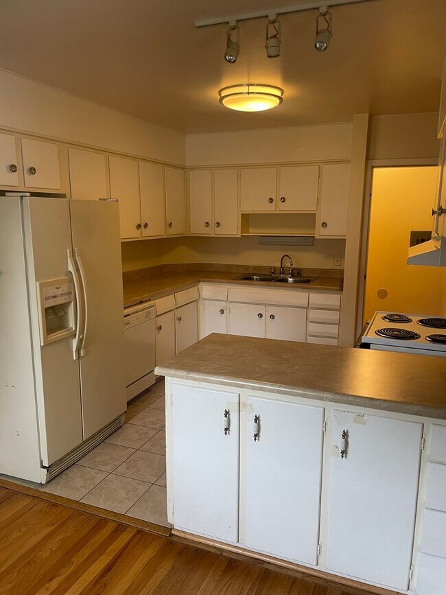 12565 E 14th Ave in Aurora, CO - Building Photo - Building Photo