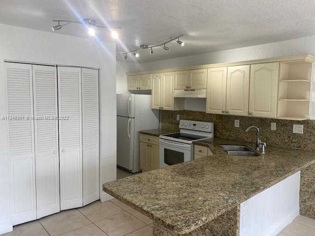 4519 NW 163rd St-Unit -2 in Opa Locka, FL - Building Photo - Building Photo