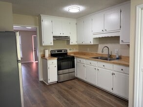 102 Hickory Hills Ct in Cape Carteret, NC - Building Photo - Building Photo