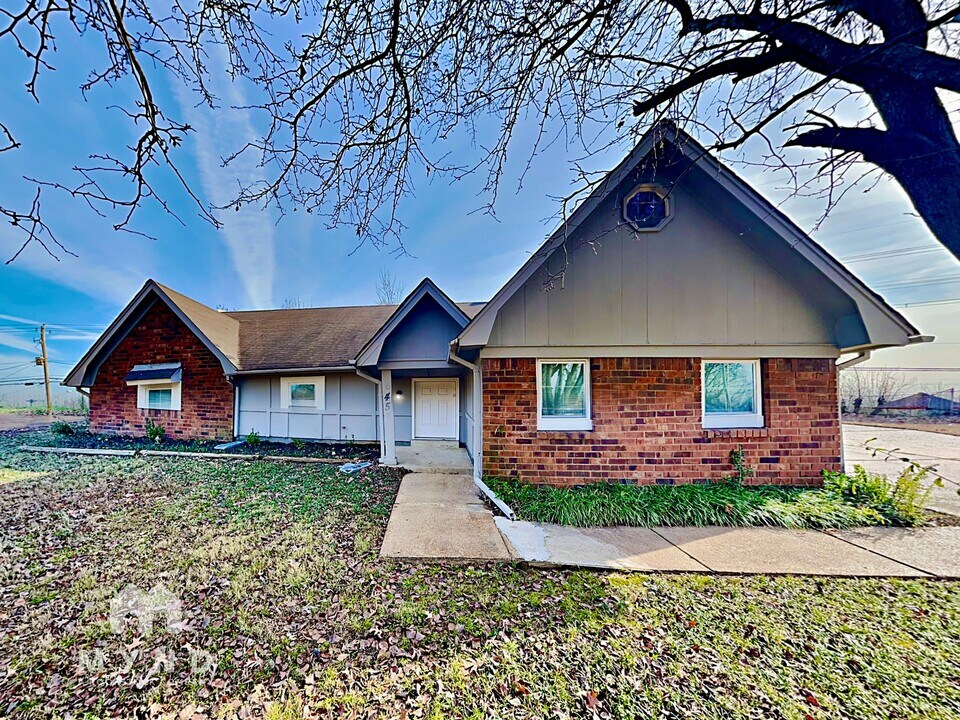 4546 S Berrypick Ln in Memphis, TN - Building Photo