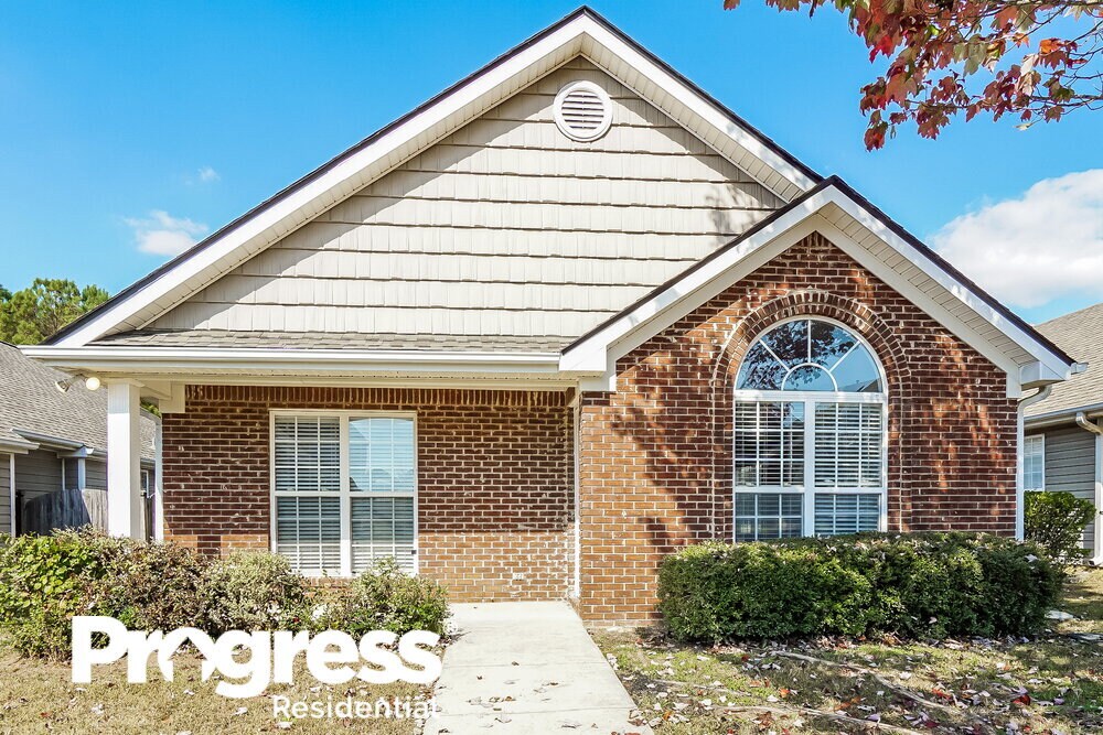 277 Village Dr in Calera, AL - Building Photo