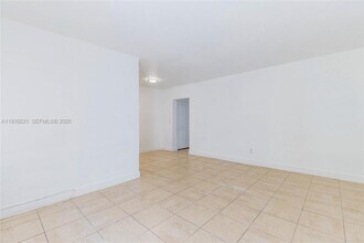 6913 Rue Vendome in Miami Beach, FL - Building Photo - Building Photo