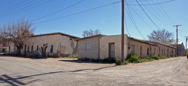 226 W Main St in Fabens, TX - Foto de edificio - Building Photo