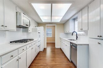 10529 Yorkford Dr in Dallas, TX - Building Photo - Building Photo