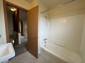 2155 S Fountain Ave in Appleton, WI - Building Photo - Building Photo