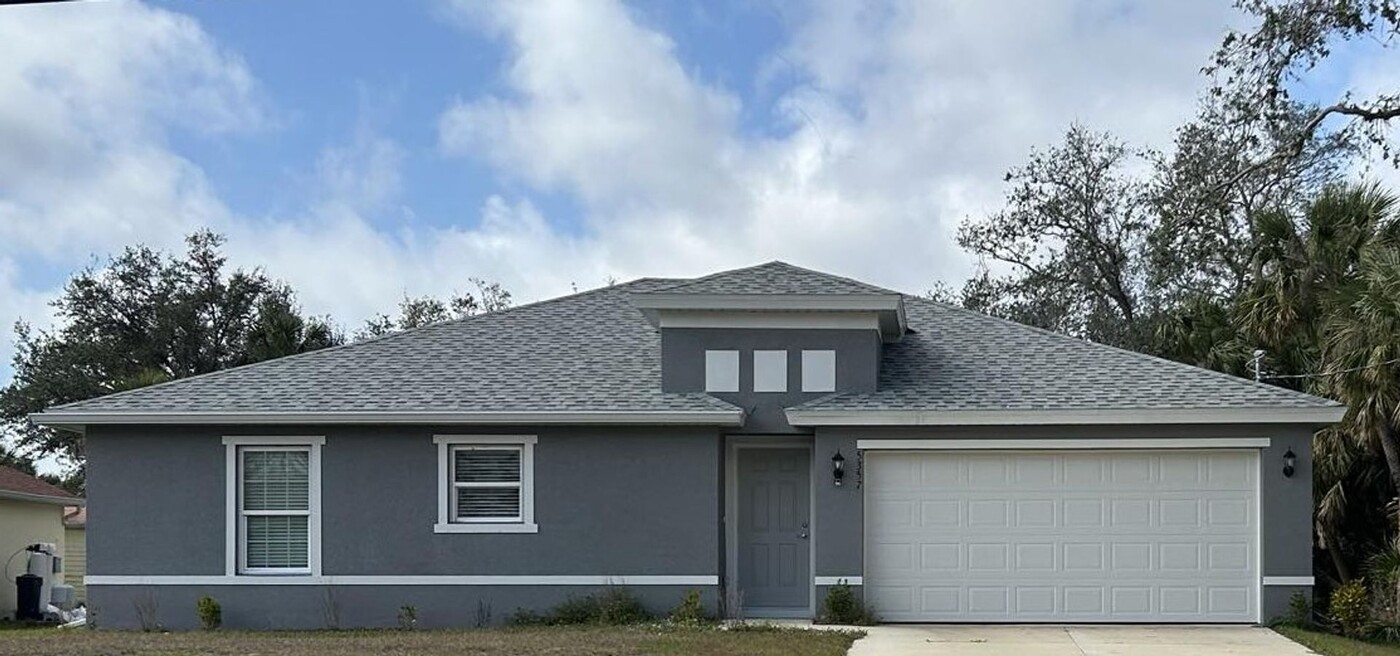 5357 Bayley St in North Port, FL - Building Photo