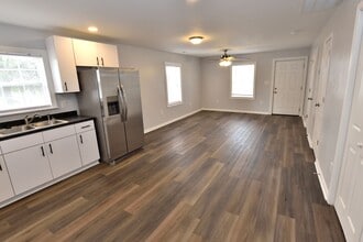 323 S Sally Jenkins St in Pinetops, NC - Building Photo - Building Photo
