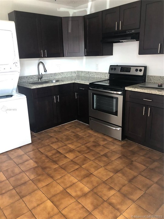 236 SE 9th Ave-Unit -1-4 in Pompano Beach, FL - Building Photo