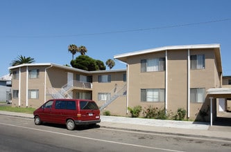 5510 J St in Oxnard, CA - Foto de edificio - Building Photo