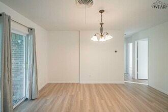 4659 Woodlawn in Wichita Falls, TX - Foto de edificio - Building Photo