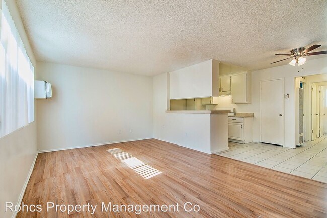 14831 Delano St in Los Angeles, CA - Building Photo - Building Photo