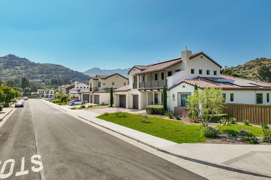 Santa Susana Estates in Chatsworth, CA - Building Photo