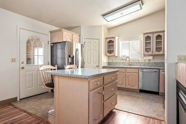 property at 1852 N Wedgewood Ln