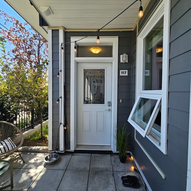 property at 1315 Esquimalt Rd