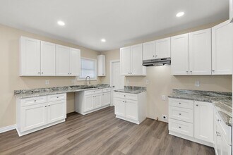 2080 Gladstone St in Detroit, MI - Foto de edificio - Building Photo