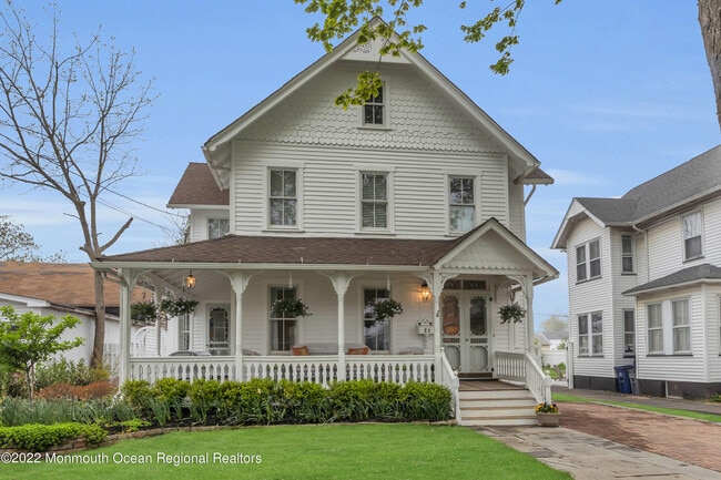 21 Pearce Ave in Manasquan, NJ - Building Photo - Building Photo