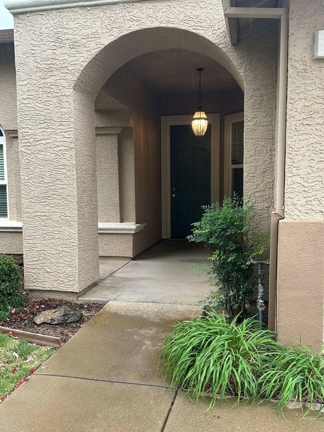 11590 Stonebrook Dr in Auburn, CA - Building Photo - Building Photo