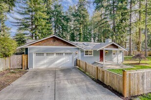 19330 Linden Ave N in Shoreline, WA - Building Photo