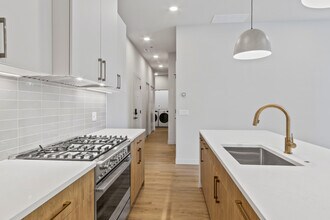 1550 W Monroe St in Chicago, IL - Building Photo - Building Photo